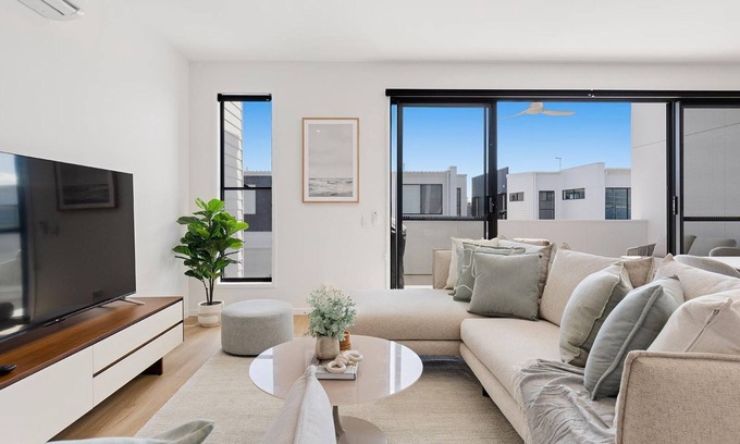 Gold Coast House | Hope Island Heaven IQLD