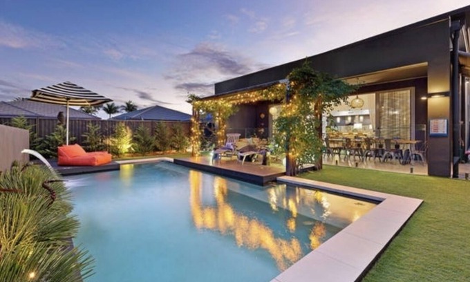 Gold Coast House | Hope Island Little Paradise