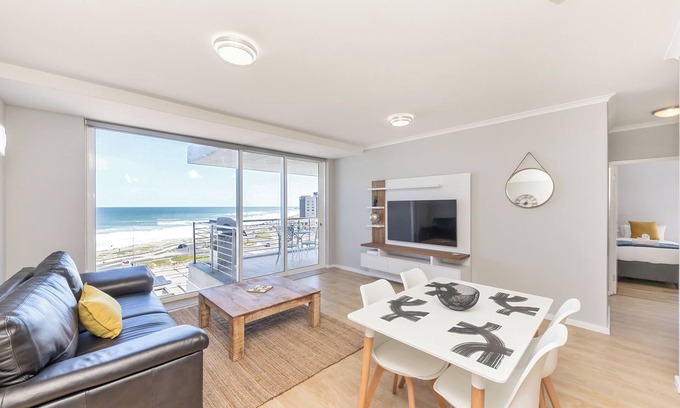 Cape Town Apartment | Horizon Bay 303 by HMH