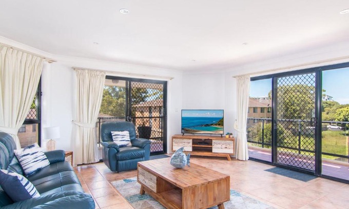 Forster Apartment | Horizons 8 on the lake