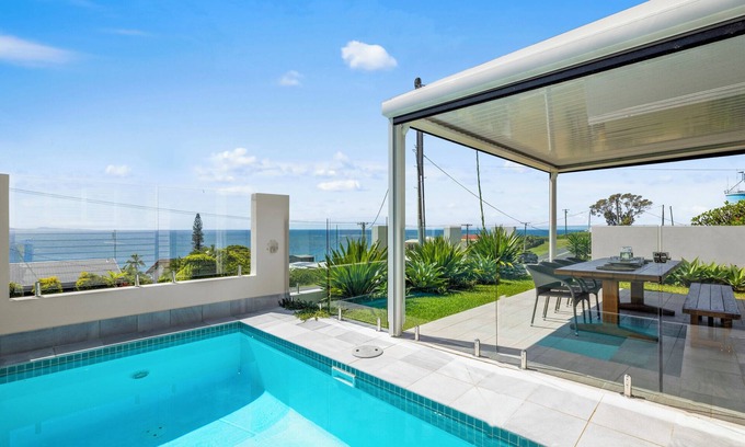 Woolgoolga House | Horizons -Oceanview Luxury Retreat with Plunge Pool