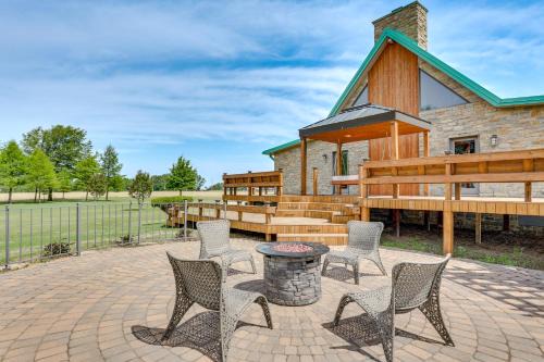 Deering House | Hornersville Vacation Rental with Private Pond!