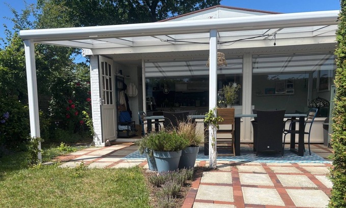 Ouddorp House | Horrelshoogte 51 Holiday home in Ouddorp at Sea