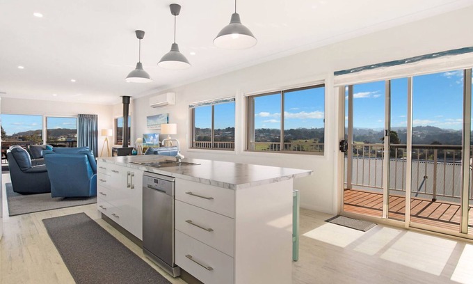Bermagui Apartment | Horseshoe Bay House - Apartment 1 - Position & views!