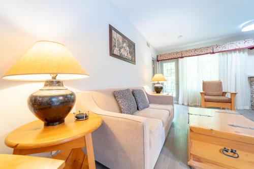 Oro-Medonte Apartment | Horseshoe Valley Suites - The Evergreen