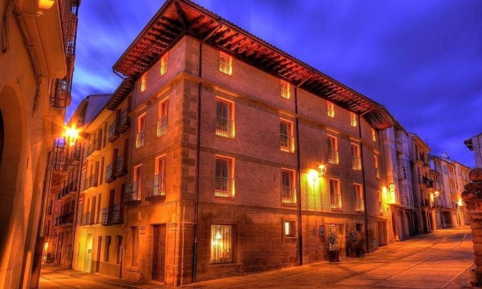 Estella Hotel | Hospederia Chapitel