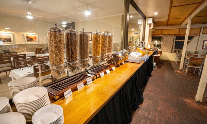 South Carnarvon Hotel | Hospitality Carnarvon, SureStay Collection by Best Western