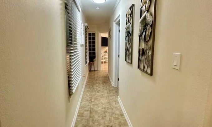 McAllen House | Hospitals/Mall/Airport Minutes away/Comfy King Bed