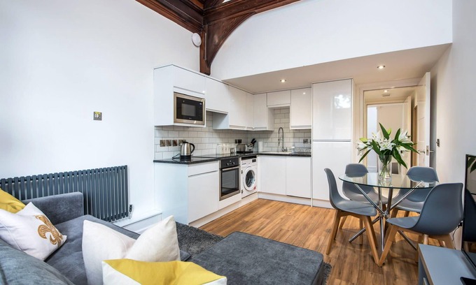 Durham Apartment | Host & Stay | The Tunstall