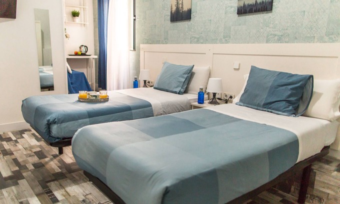 Centro House | Hostal Adeco
