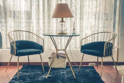 Baza House | HOSTAL CACHE