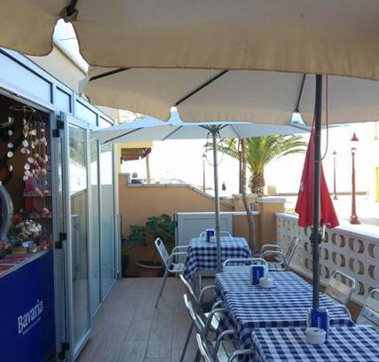 Cubelles House | Hostal Cubelles
