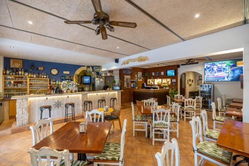 Colonia Sant Jordi House | Hostal Doris - Adults Only