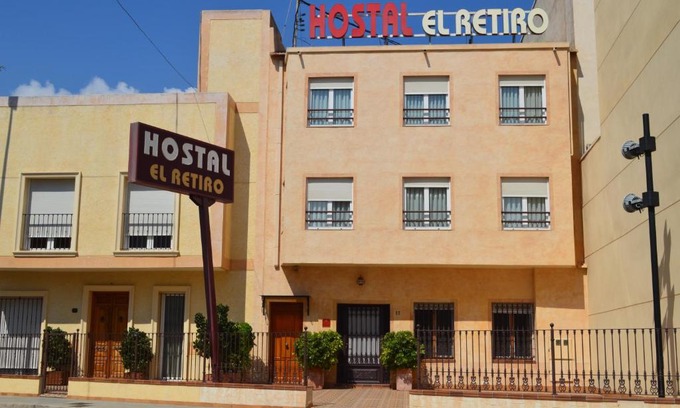 Almoradi House | Hostal El Retiro