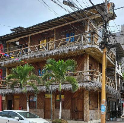 Montanita House | Hostal ElRojo Montañita