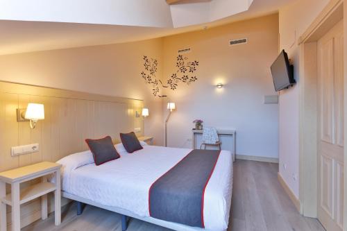 La Granja de San Ildefonso House | Hostal La Chata by Vivere Stays