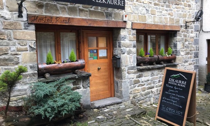 Isaba House | Hostal Ezkaurre