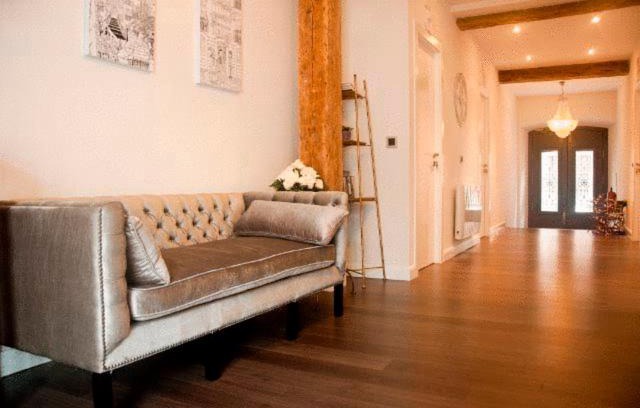 Santander House | Hostal Jardin Secreto