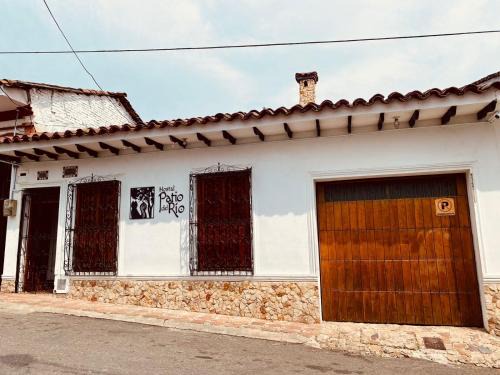 San Antonio House | Hostal Patio del Río
