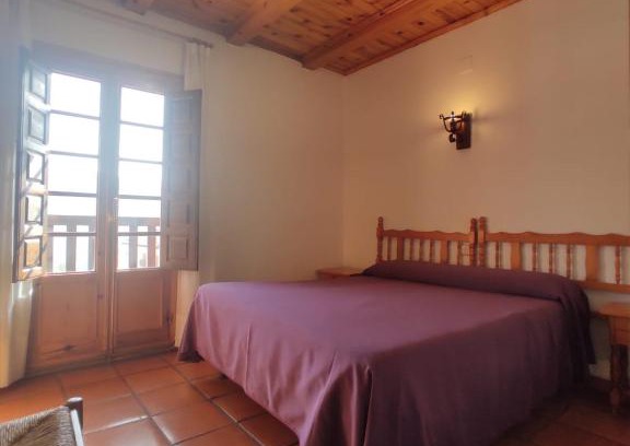 Tragacete House | Hostal Restaurante Serrania