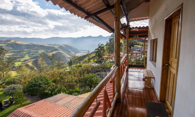 Isinlivi House | Hostal Taita Cristobal