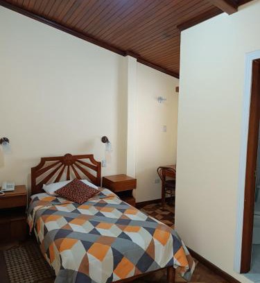 La Carolina Hotel | Hostal Your Home