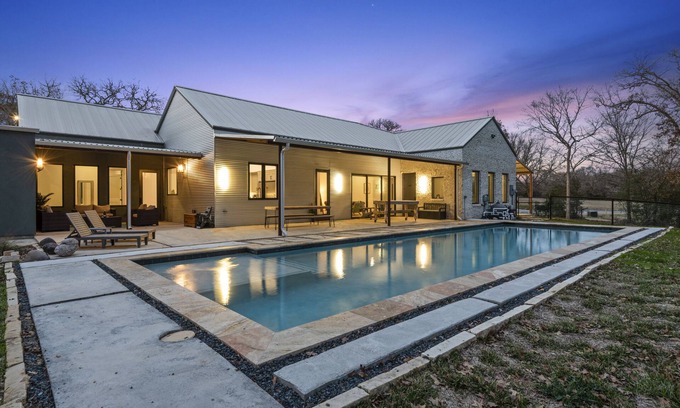 Wellborn House | Hosted by Kameron