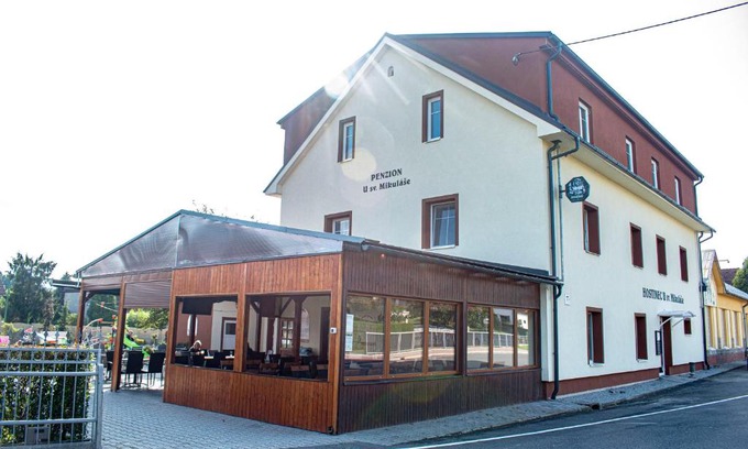Hat House | Hostinec a penzion U sv. Mikuláše