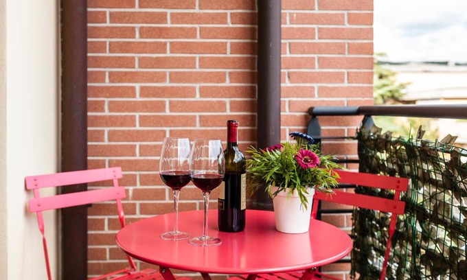 Cascina Apartment | Hostly - Family Home Strada dell'Olio - Brand new 2BR, 2 Bathrooms with AC