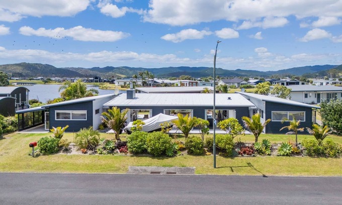 Matarangi House | Hosts on the Coast 109 Simply Divine