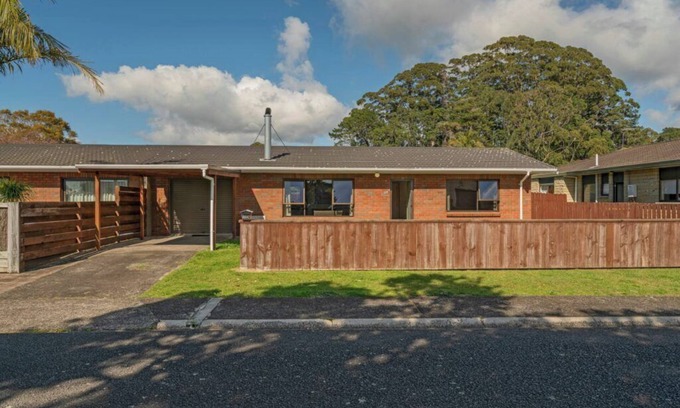 Whitianga House | Hosts on the Coast Cosy on Catherine
