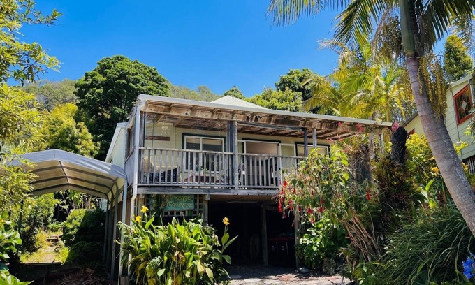 Hahei House | Hosts on the Coast Grange Cottage