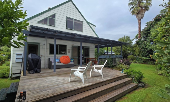 Whangamata House | Hosts on the Coast Treetops