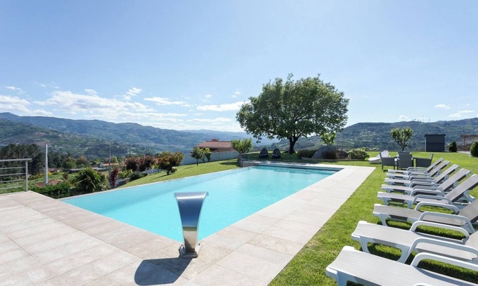 Miguas House | HostWise – Douro View Villa w/10 Suites and Pool
