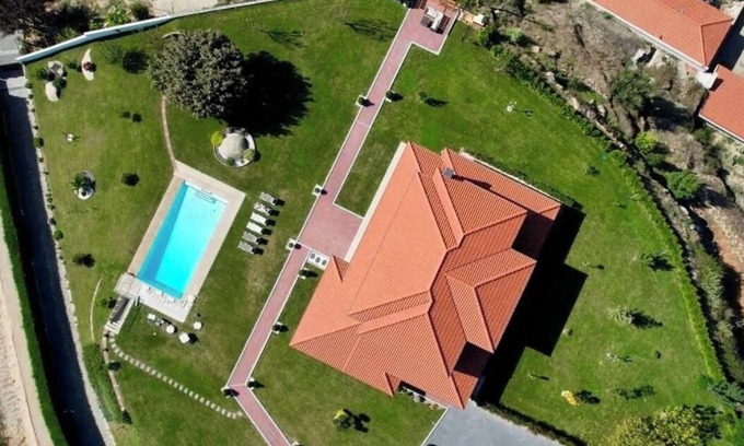 Miguas House | HostWise – Douro View Villa w/10 Suites and Pool