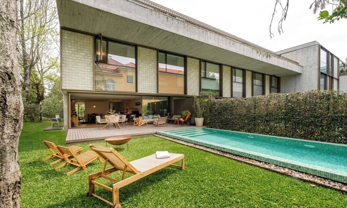 Aldoar Foz do Douro e Nevogilde House | HostWise – Grand Villa w/Pool, Garden and Garage