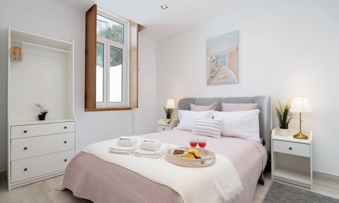 Ramalde House | HostWise - Multiple Houses w/Terrace Near Metro