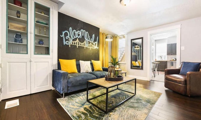 Bloomfield House | HostWise Stays - The Edmond - Bloomfield Apartment in a great location!