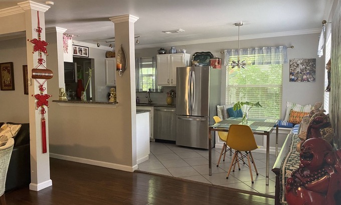 East Cesar Chavez House | HOT E. DT House - Walk 2 Rainey St & Lady Bird Lake