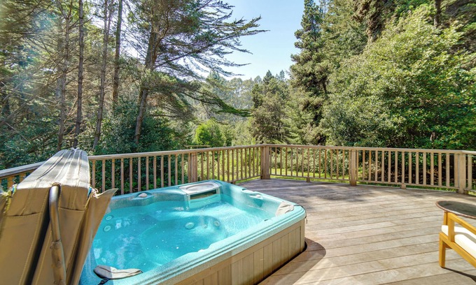 Fort Bragg Cabin | Hot Tub, 1 Mi to Beach: 12-Acre Fort Bragg Cabin!