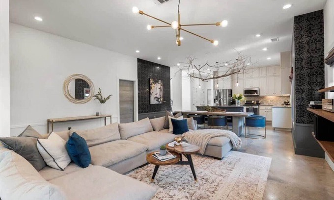 Chestnut House | Hot Tub, 3br, Free Parking | The Apex - Portoro