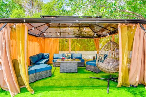 Prescott Country Club House | Hot Tub and Sauna Dewey Getaway with Community Perks