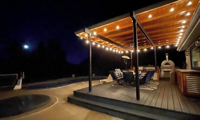 Mountain Green House | Hot tub, BBQ - Closest lodging to Snowbasin!