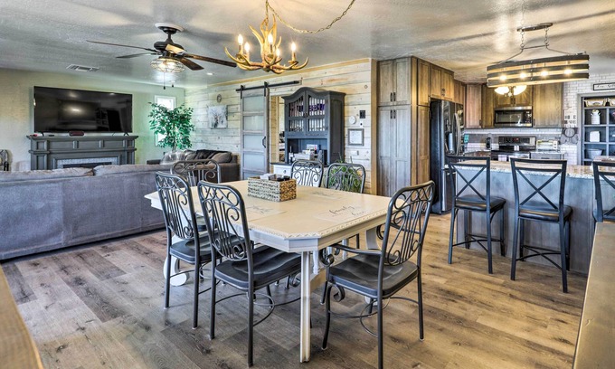 Payson House | Hot Tub & Deck: Pet-Friendly Home in Payson