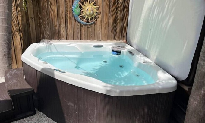 Old Town House | Hot Tub Duval Duplex w/parking
