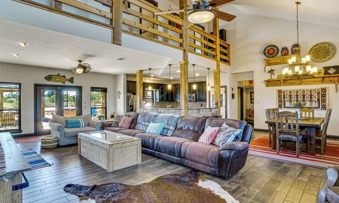 Palo Pinto County House | Hot Tub + Fire Pit: Possum Kingdom Lake Retreat!