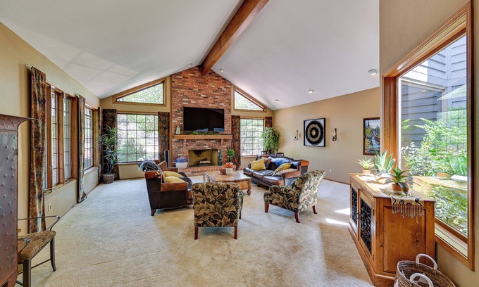 Payson Cottage | Hot Tub + Games: Spacious Golf Retreat in Payson