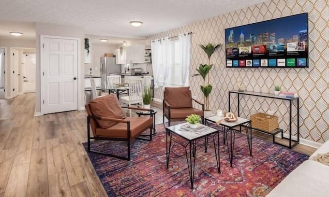 West Columbus House | Hot Tub Haven - Downtown Columbus