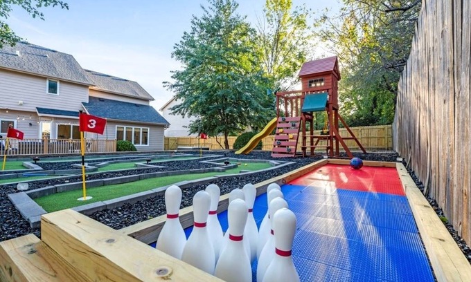 West Des Moines House | Hot Tub- Mini Golf- Movie Theater- Gym- Bowling- Huge Game Room