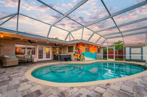 Bradenton House | Hot Tub - Mins to Anna Maria - Heated Pool -Arcade for Family